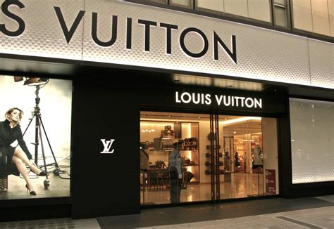 louis vuitton roma 2 spazio etoile|louis vuitton store roma italy.